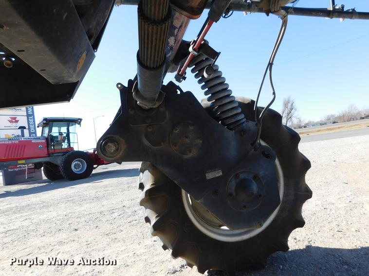 image for item DC8459 2002 SpraCoupe 4440 self-propelled sprayer