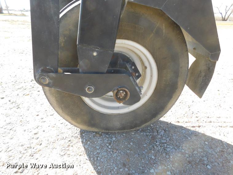 image for item DC8459 2002 SpraCoupe 4440 self-propelled sprayer