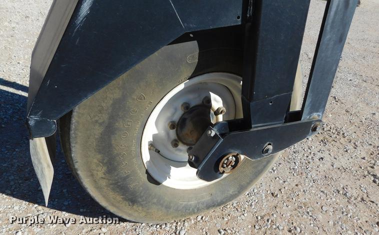 image for item DC8459 2002 SpraCoupe 4440 self-propelled sprayer