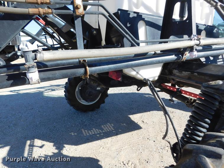 image for item DC8459 2002 SpraCoupe 4440 self-propelled sprayer