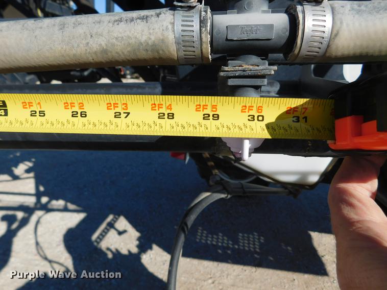 image for item DC8459 2002 SpraCoupe 4440 self-propelled sprayer