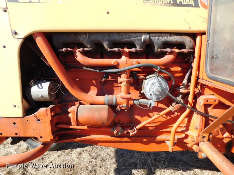 image for item DC8488 Case 930 Comfort King tractor