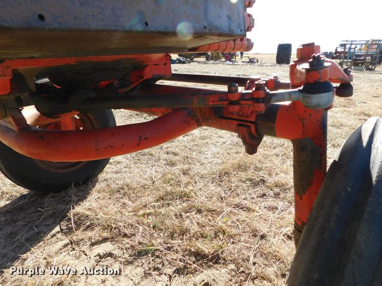 image for item DC8488 Case 930 Comfort King tractor