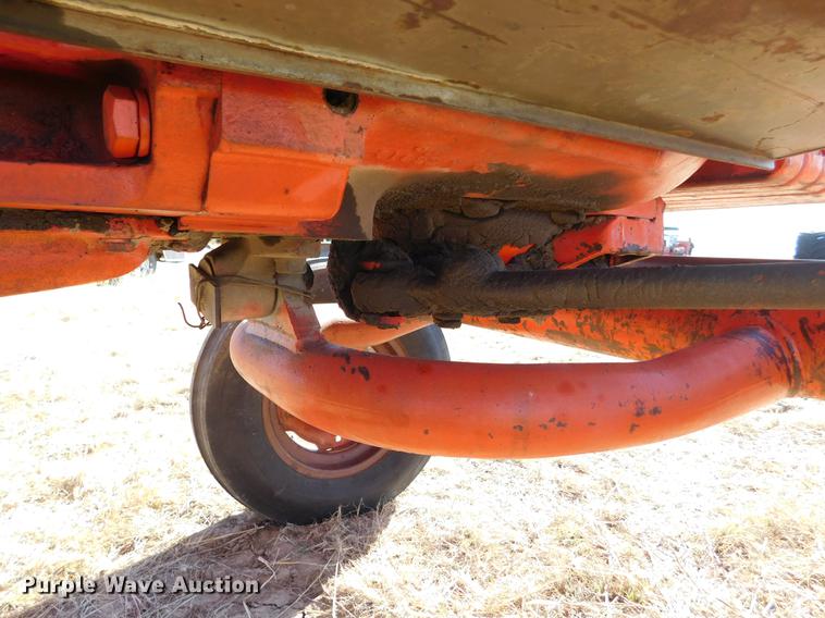 image for item DC8488 Case 930 Comfort King tractor