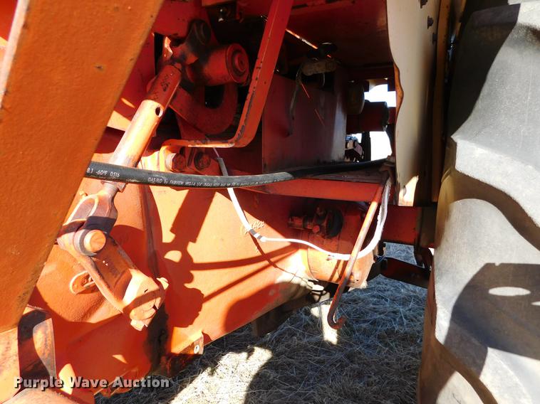 image for item DC8488 Case 930 Comfort King tractor