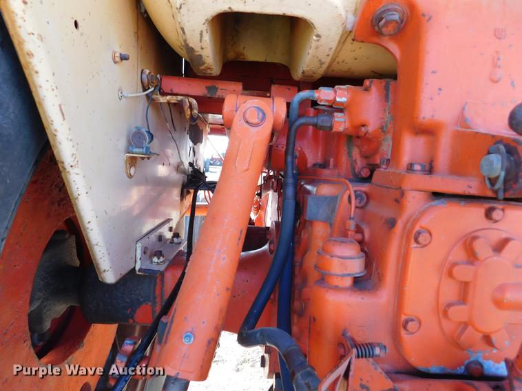 image for item DC8488 Case 930 Comfort King tractor