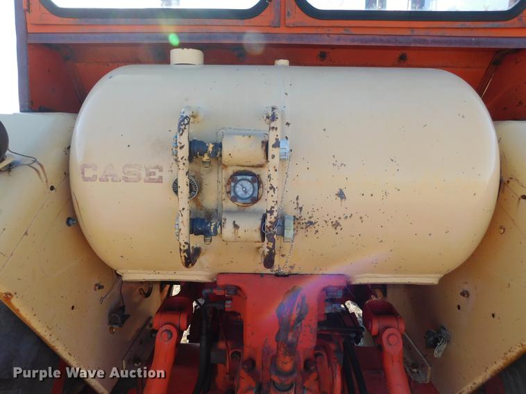 image for item DC8488 Case 930 Comfort King tractor