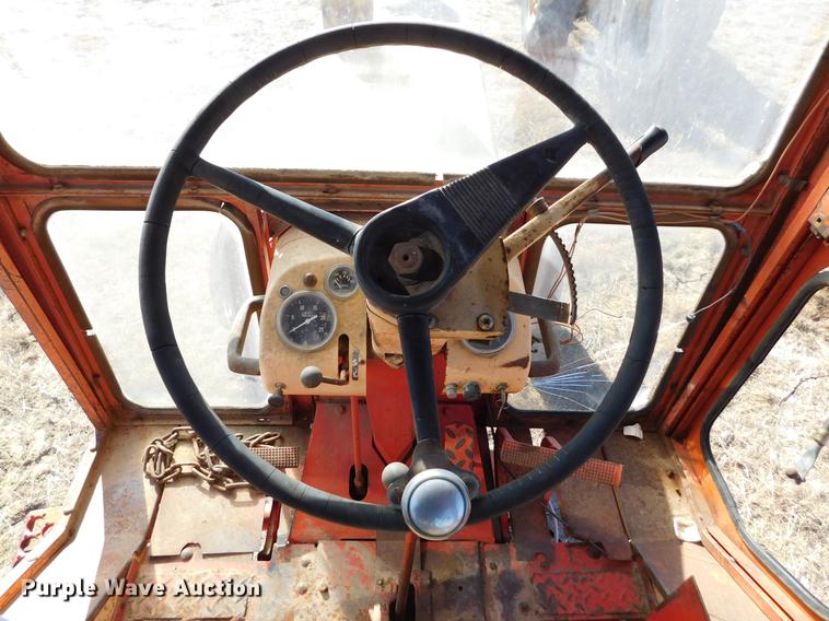 image for item DC8488 Case 930 Comfort King tractor