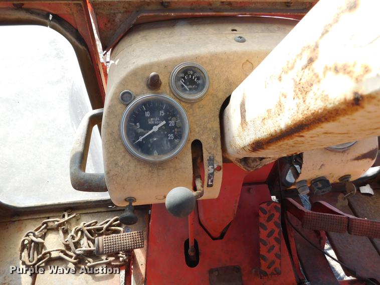 image for item DC8488 Case 930 Comfort King tractor