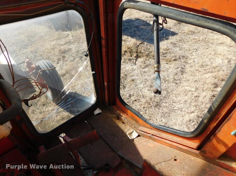 image for item DC8488 Case 930 Comfort King tractor