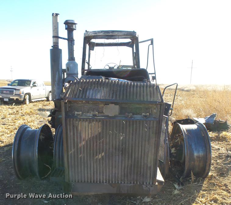 image for item DC8499 1993 John Deere 8770 4WD tractor