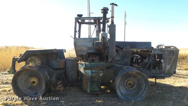 image for item DC8499 1993 John Deere 8770 4WD tractor