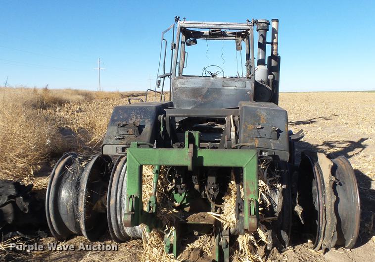 image for item DC8499 1993 John Deere 8770 4WD tractor