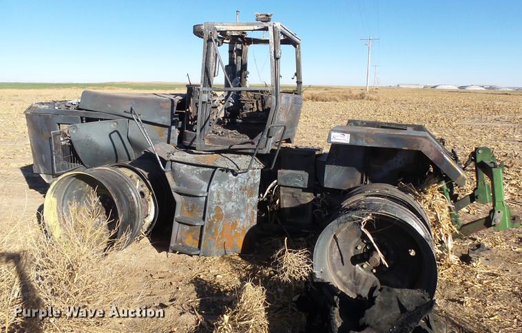 image for item DC8499 1993 John Deere 8770 4WD tractor