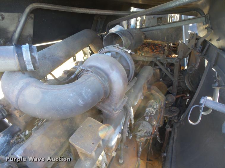 image for item DC8499 1993 John Deere 8770 4WD tractor