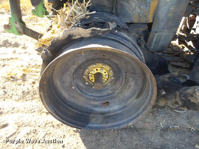 image for item DC8499 1993 John Deere 8770 4WD tractor