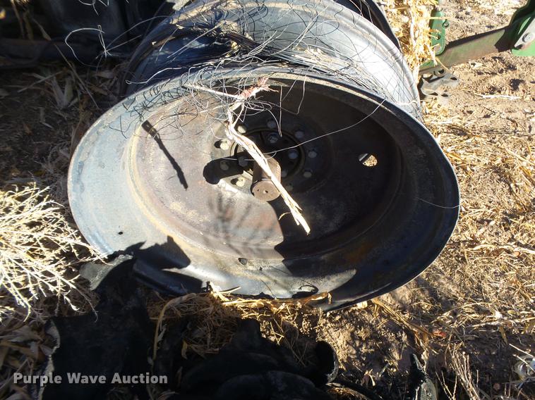 image for item DC8499 1993 John Deere 8770 4WD tractor