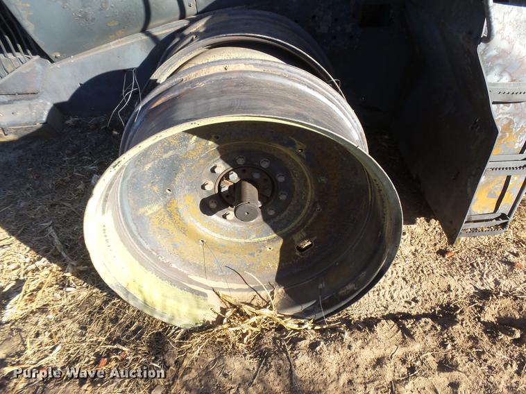 image for item DC8499 1993 John Deere 8770 4WD tractor