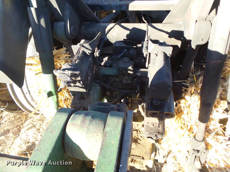 image for item DC8499 1993 John Deere 8770 4WD tractor