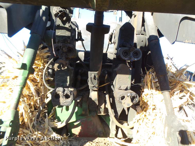 image for item DC8499 1993 John Deere 8770 4WD tractor