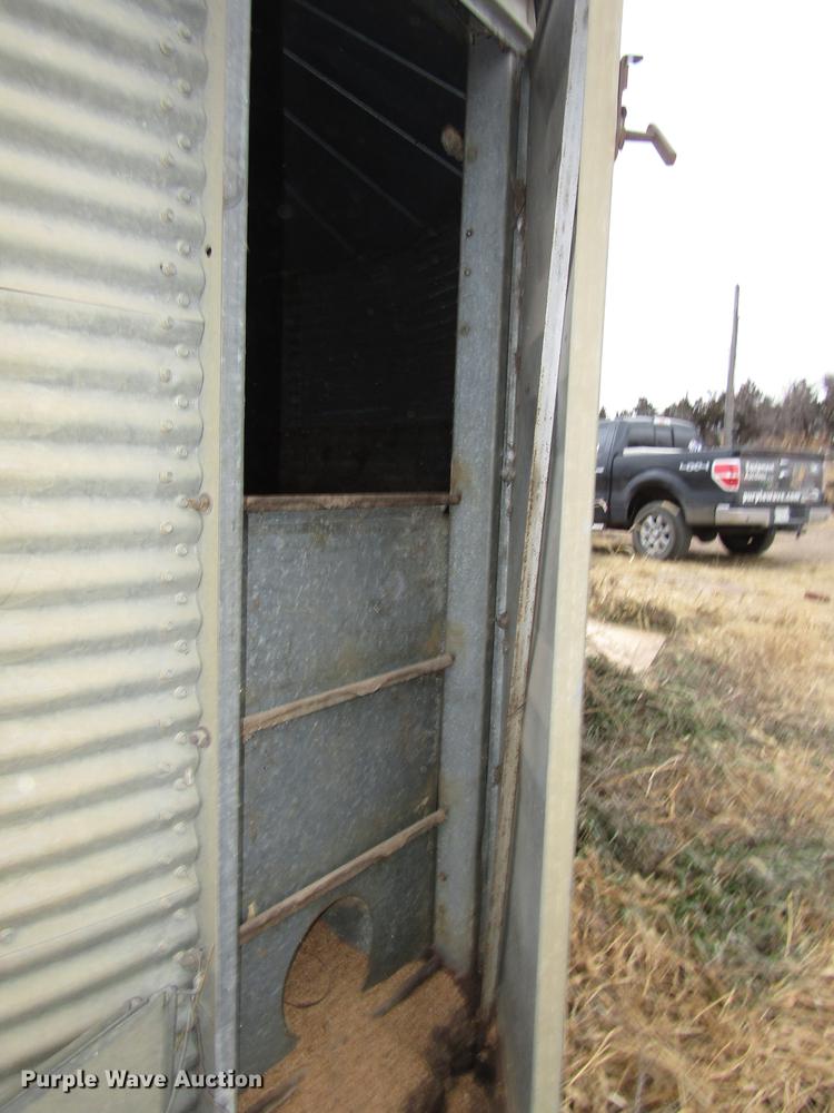 image for item DD2958 (2) grain bins