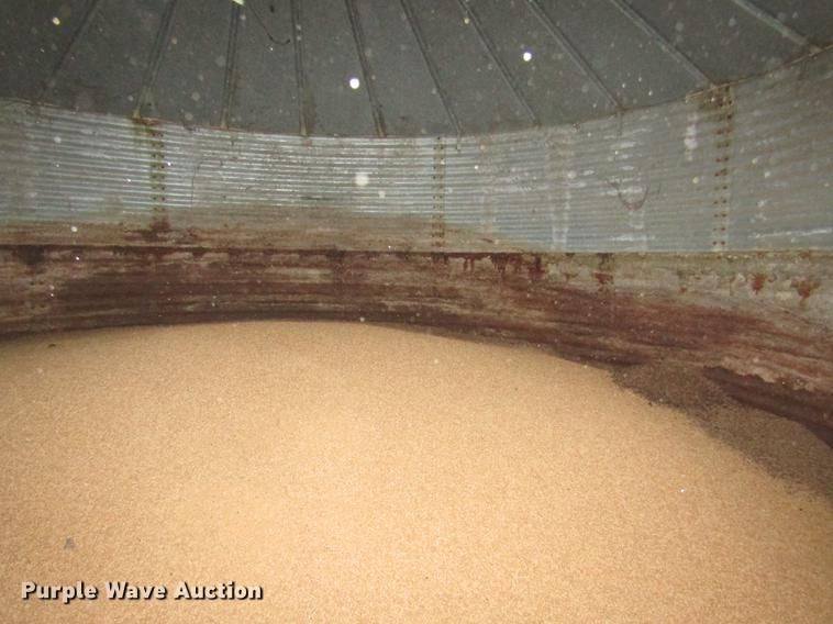 image for item DD2958 (2) grain bins