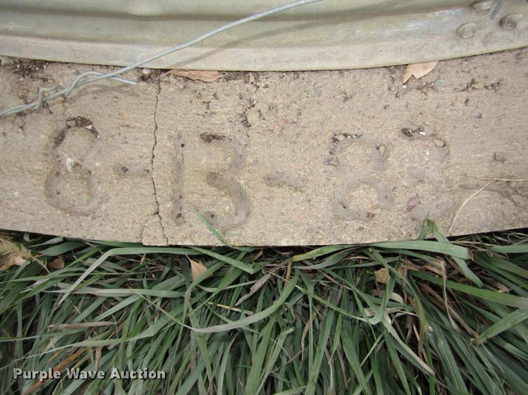 image for item DD2958 (2) grain bins