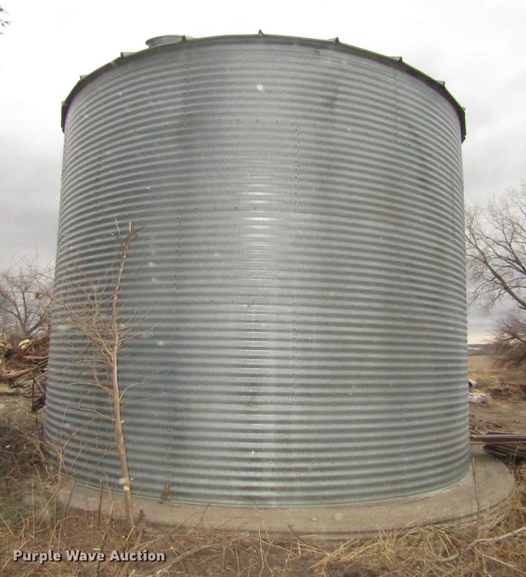 image for item DD2958 (2) grain bins