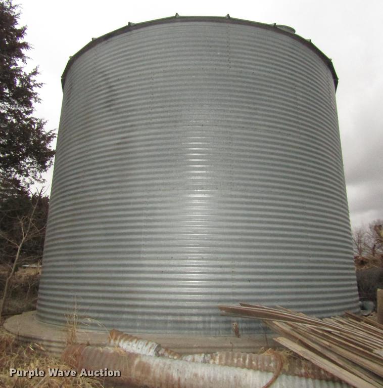 image for item DD2958 (2) grain bins