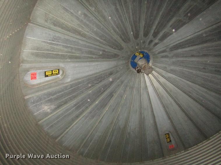 image for item DD2958 (2) grain bins