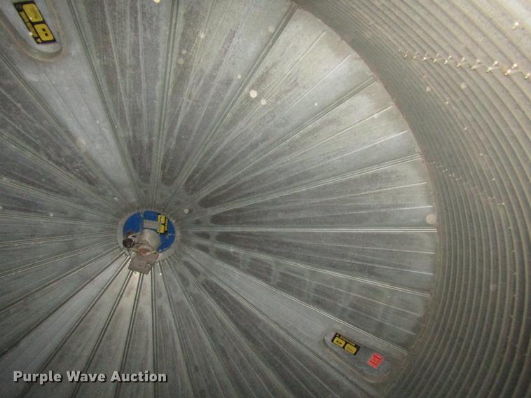 image for item DD2958 (2) grain bins