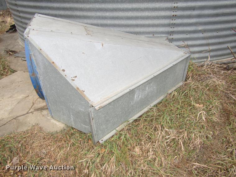 image for item DD2958 (2) grain bins