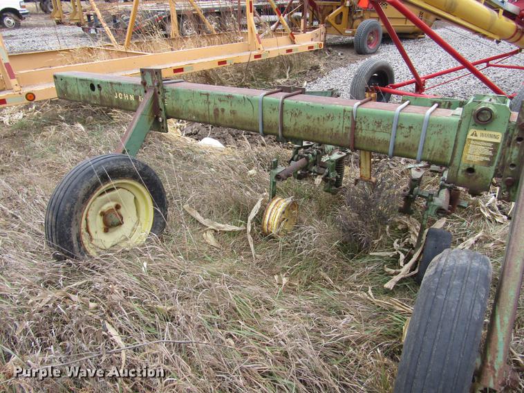 image for item DD2964 John Deere 75 row crop cultivator