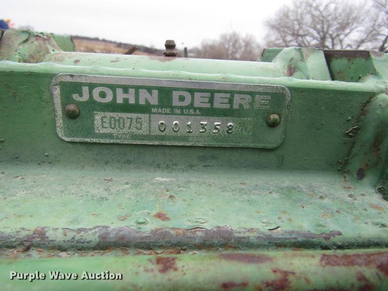 image for item DD2964 John Deere 75 row crop cultivator