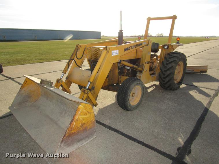 image for item DD2988 Ford 445 tractor