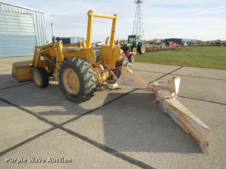 image for item DD2988 Ford 445 tractor