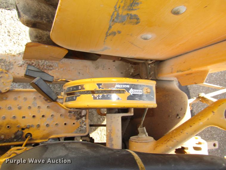 image for item DD2988 Ford 445 tractor