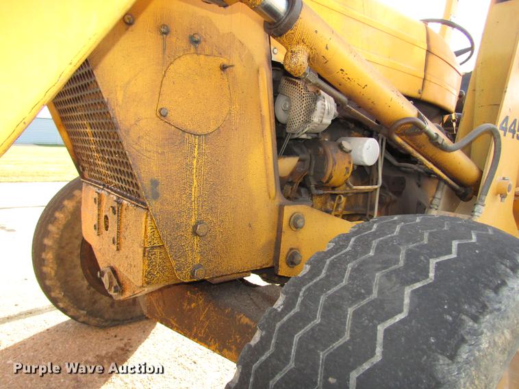 image for item DD2988 Ford 445 tractor