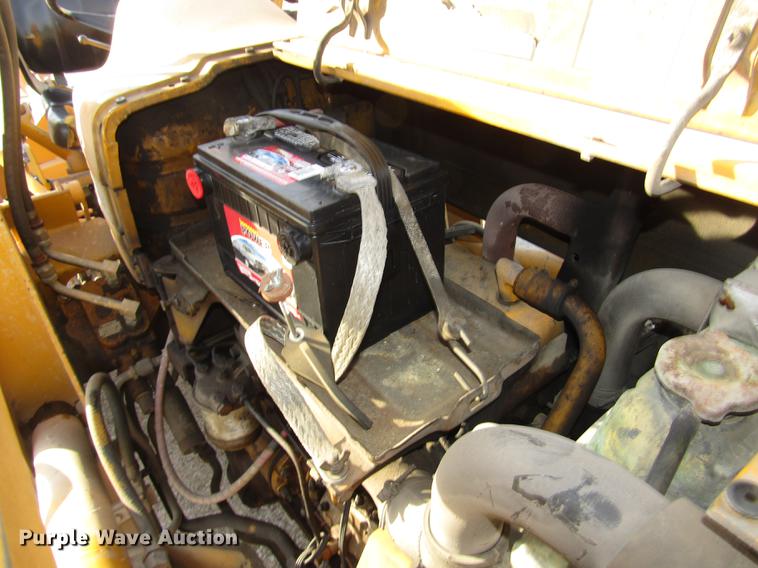 image for item DD2988 Ford 445 tractor