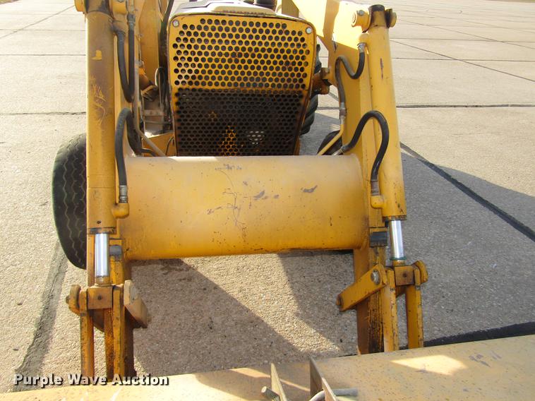 image for item DD2988 Ford 445 tractor