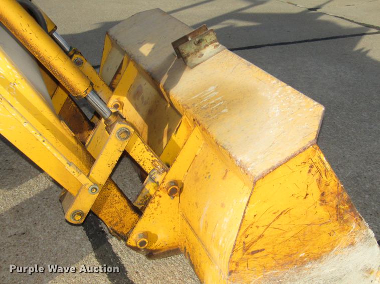 image for item DD2988 Ford 445 tractor