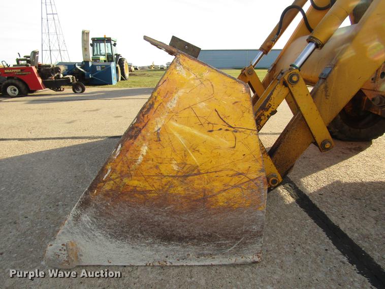 image for item DD2988 Ford 445 tractor