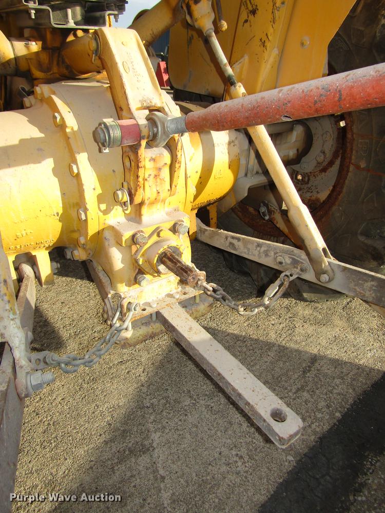 image for item DD2988 Ford 445 tractor