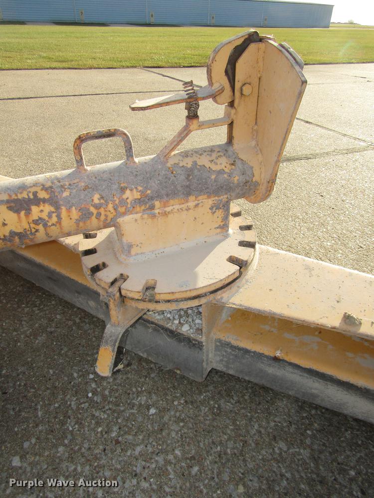 image for item DD2988 Ford 445 tractor