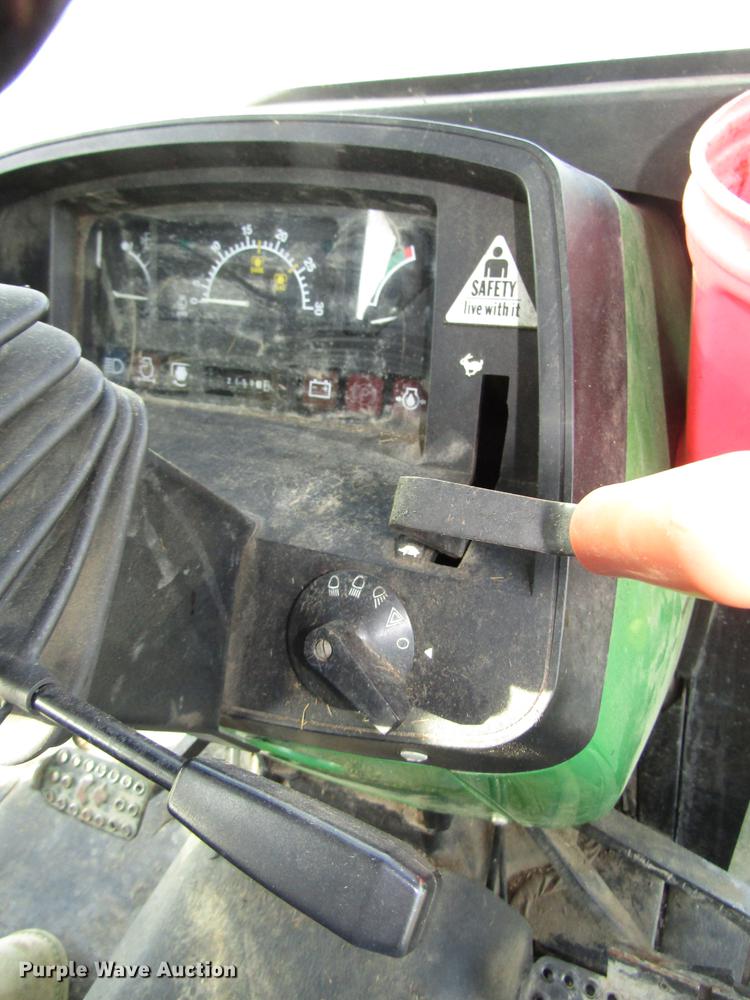 image for item DD2998 1996 John Deere 5500 MFWD tractor