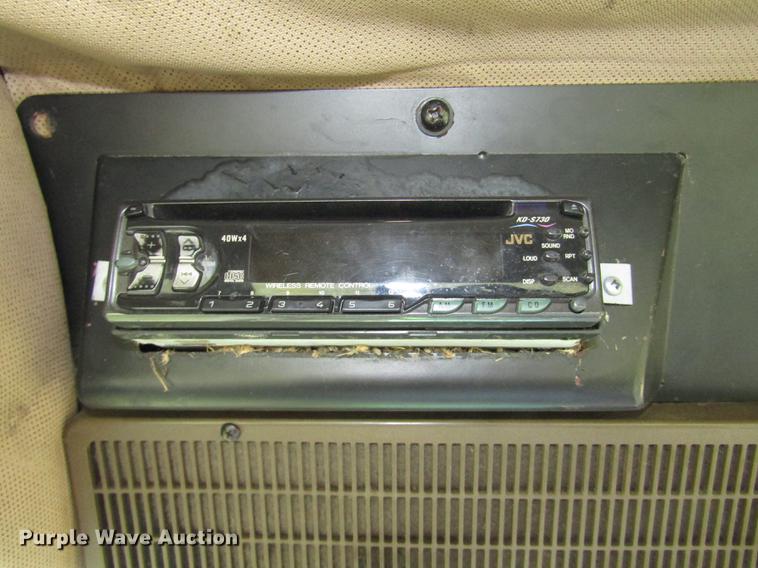 image for item DD2998 1996 John Deere 5500 MFWD tractor