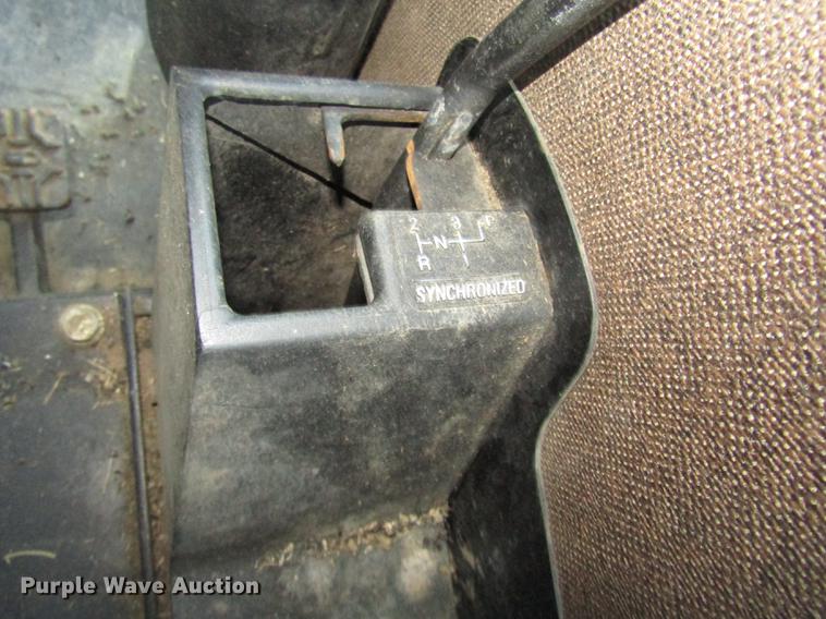 image for item DD2998 1996 John Deere 5500 MFWD tractor