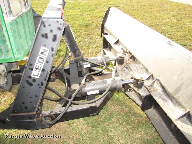 image for item DD2998 1996 John Deere 5500 MFWD tractor