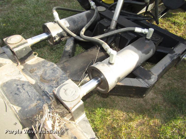 image for item DD2998 1996 John Deere 5500 MFWD tractor