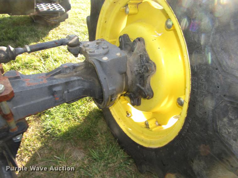 image for item DD2998 1996 John Deere 5500 MFWD tractor
